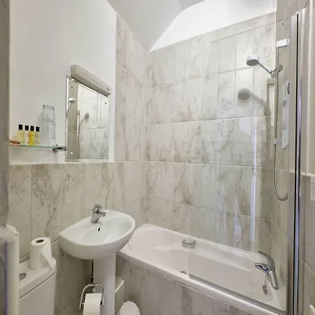 Pensión Grassington Lodge 4*